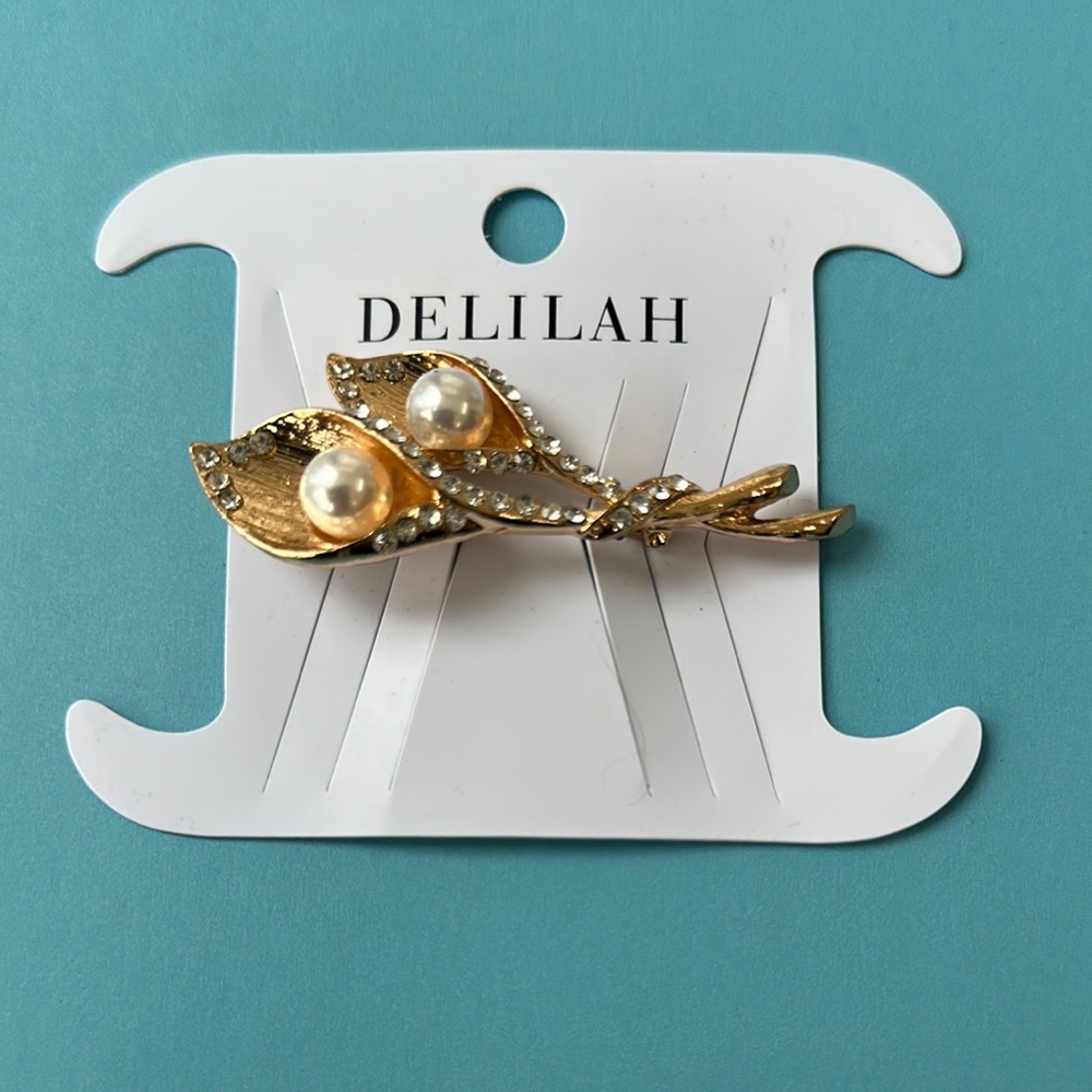 Delilah Gold Leaf Brooch with Pearls